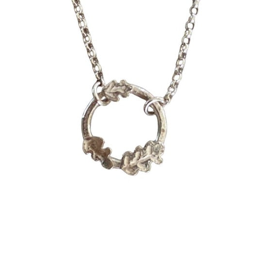 Silver Oak Leaf Wreath Necklace