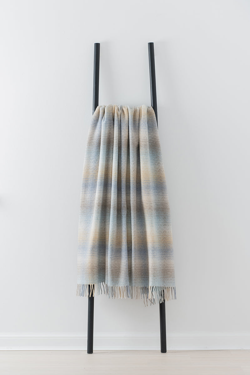Lunan Shore merino lambswool throw by Remony