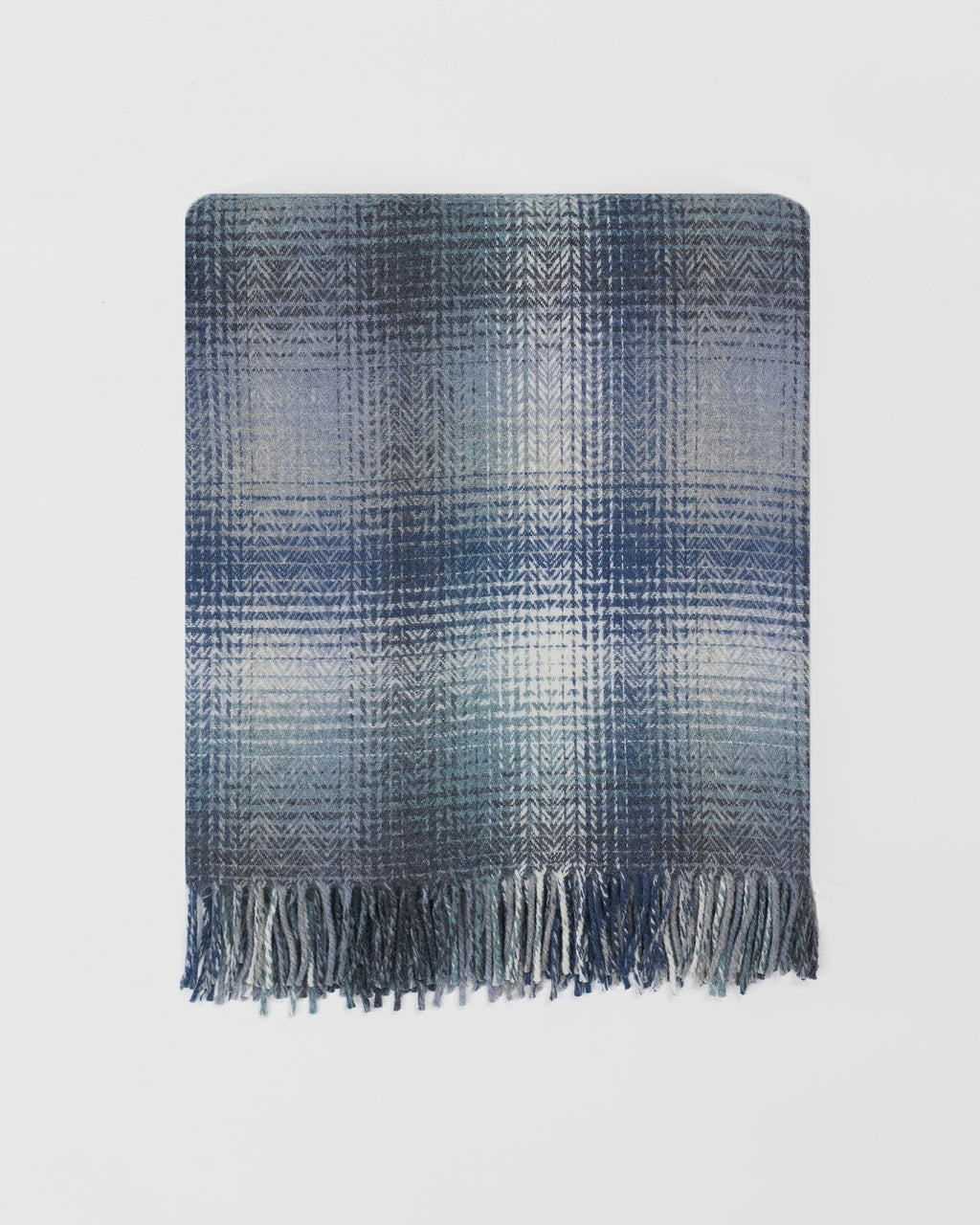 Lunan Tidal merino lambswool throw by Remony - detail