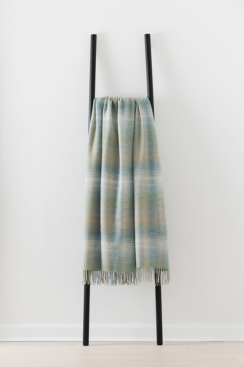 Lunan Meadow merino lambswool throw by Remony