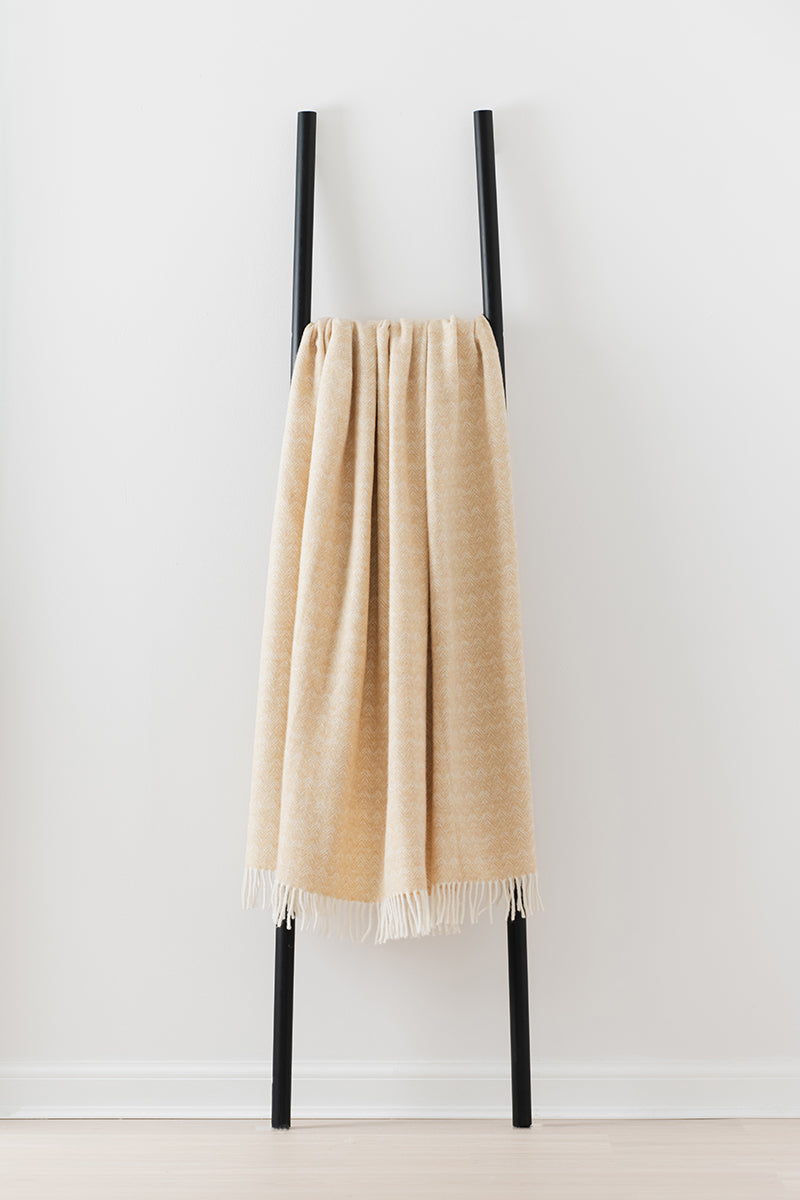 Lunan Dune merino lambswool throw by Remony