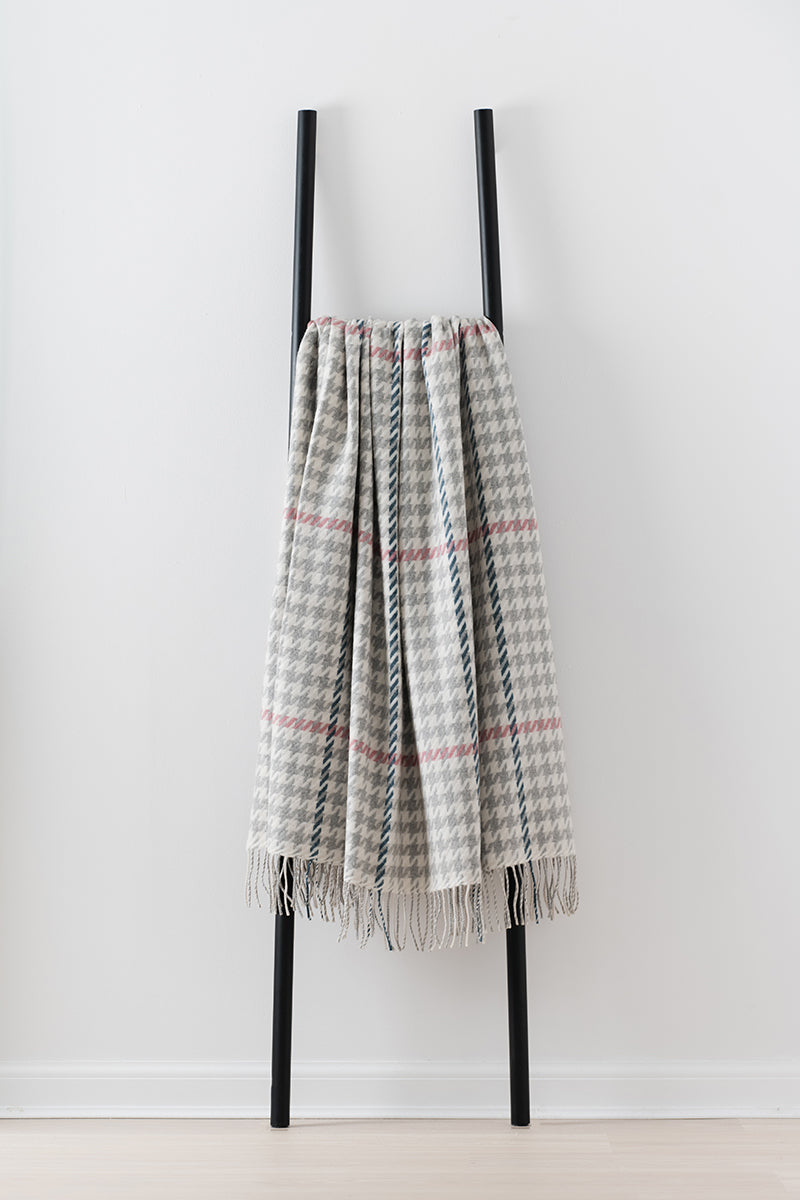Carroglen Silver merino lambswool throw by Remony