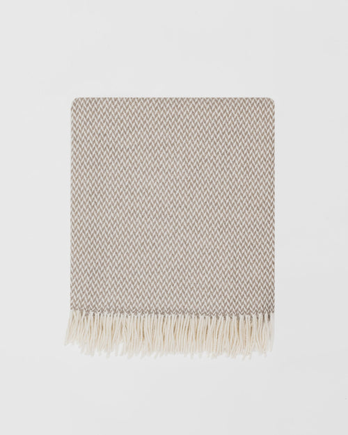 Balintyre Sand merino lambswool throw by Remony - detail