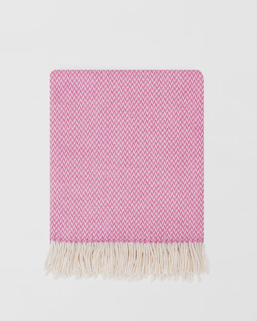Balintyre Foxglove merino lambswool throw by Remony - detail