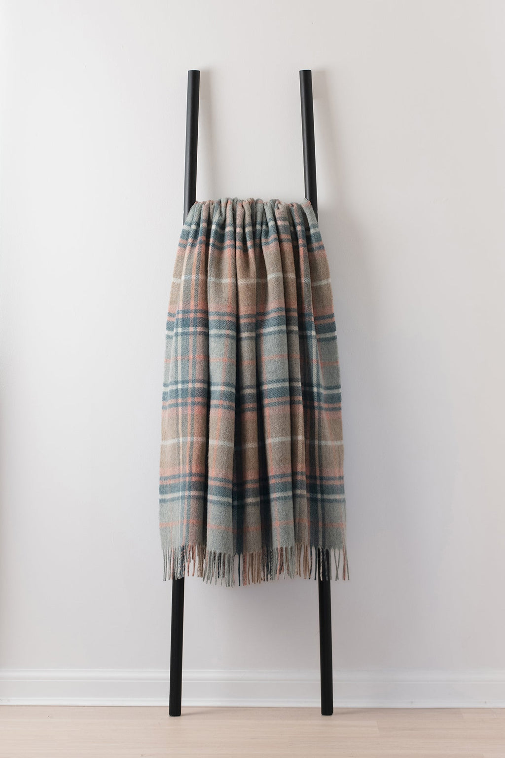 Inver Bloom recycled wool throw by Remony